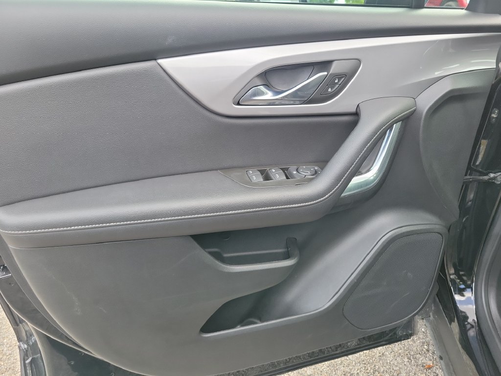 Used 2025 Chevrolet Blazer LT FWD image 20