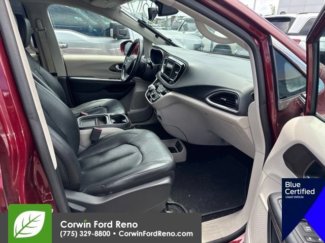 Used 2019 Chrysler Pacifica Touring-L FWD image 13