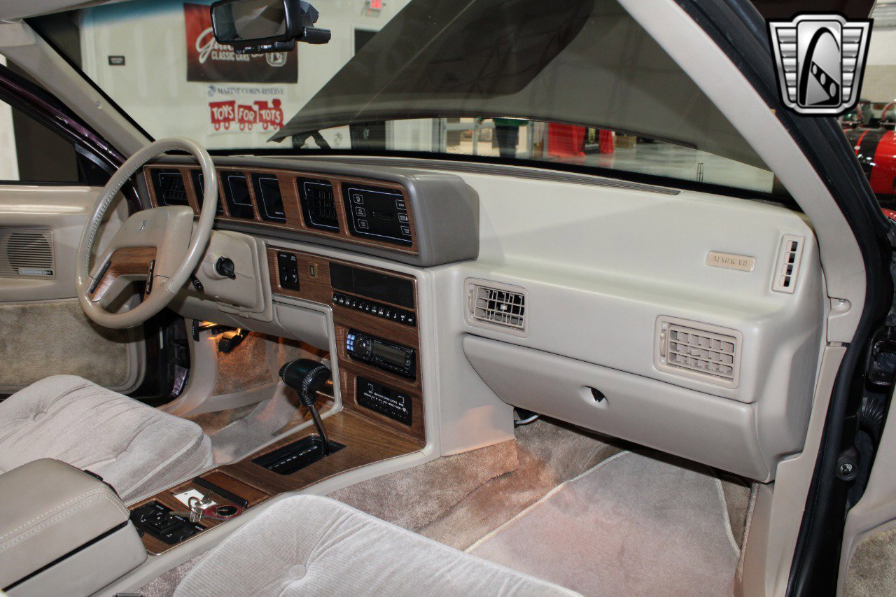 Used 1988 Lincoln Mark VII Blass image 24