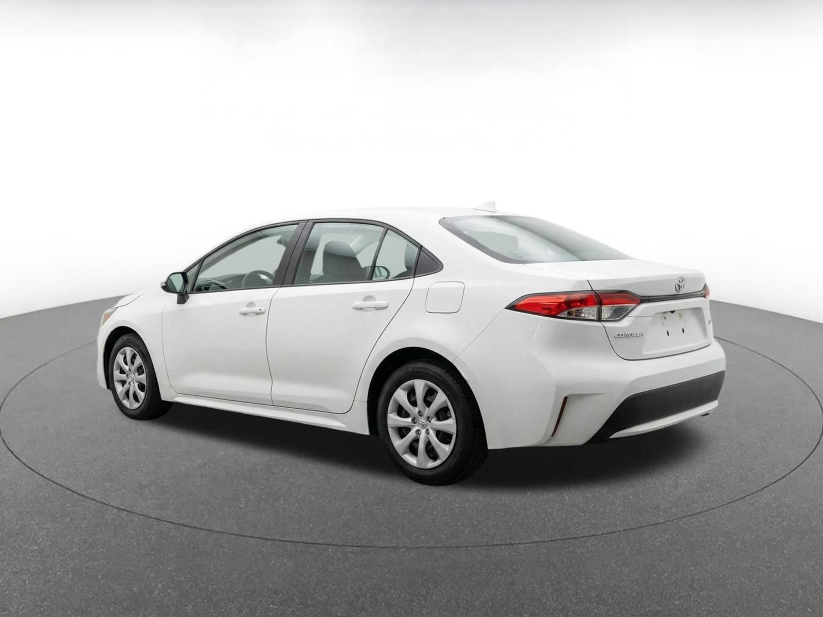Used 2025 Toyota Corolla LE FWD image 7