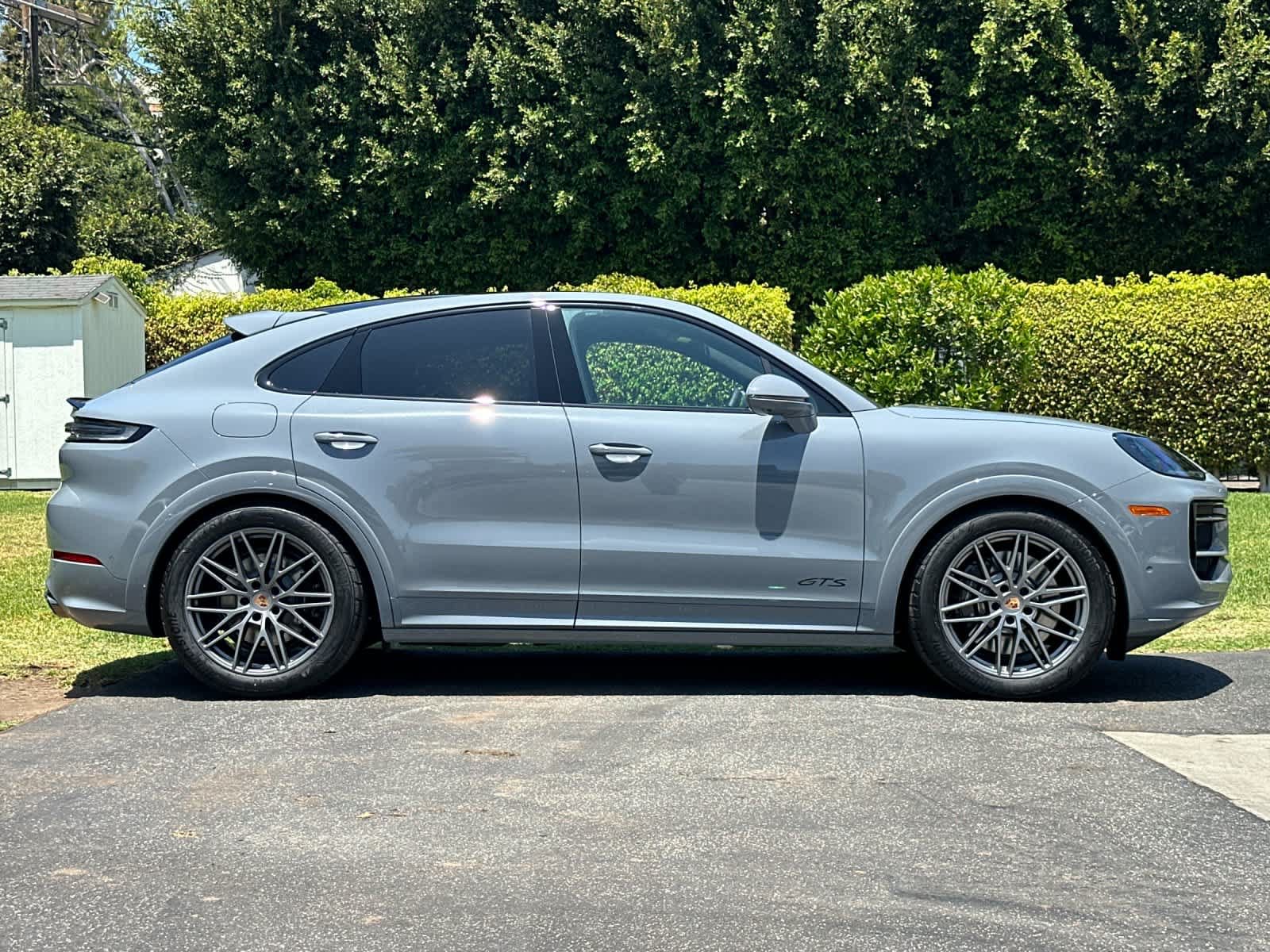 New 2026 Porsche Cayenne GTS AWD/4WD image 9