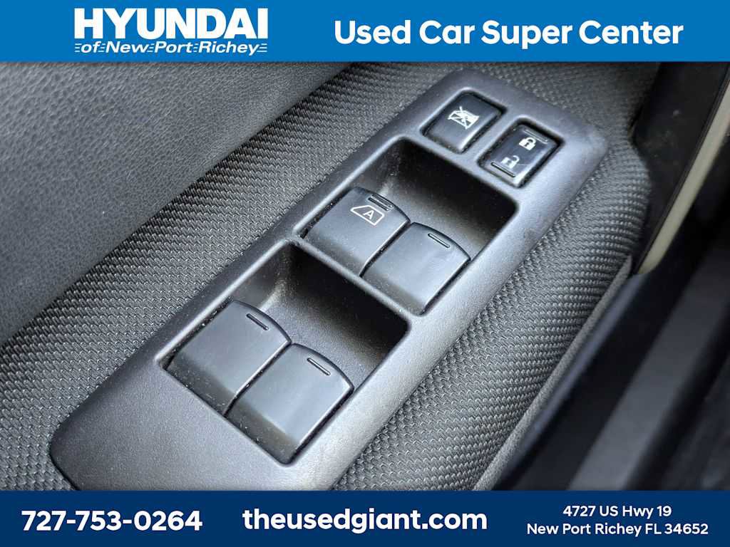 Used 2013 Nissan Rogue SV w/ Premium Pkg AWD/4WD image 30