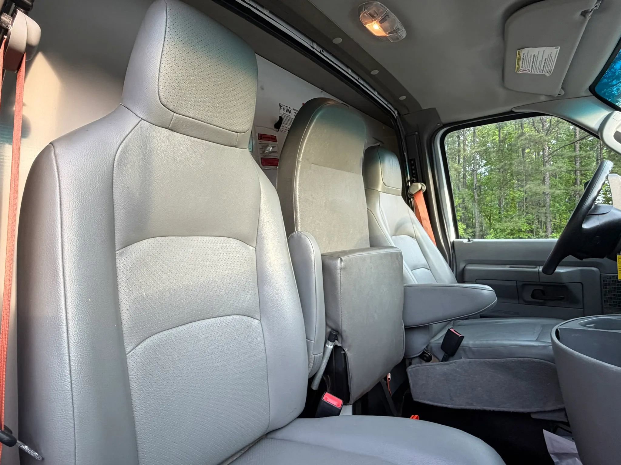 Used 2016 Ford E-350 and Econoline 350 Super Duty RWD image 18