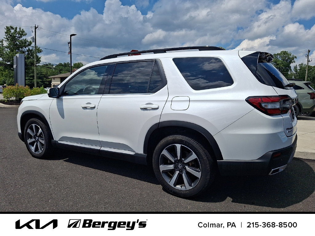 Used 2023 Honda Pilot Touring image 8