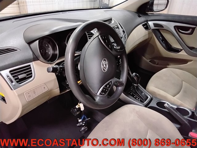 Used 2016 Hyundai Elantra SE w/ Option Group 02 FWD image 11