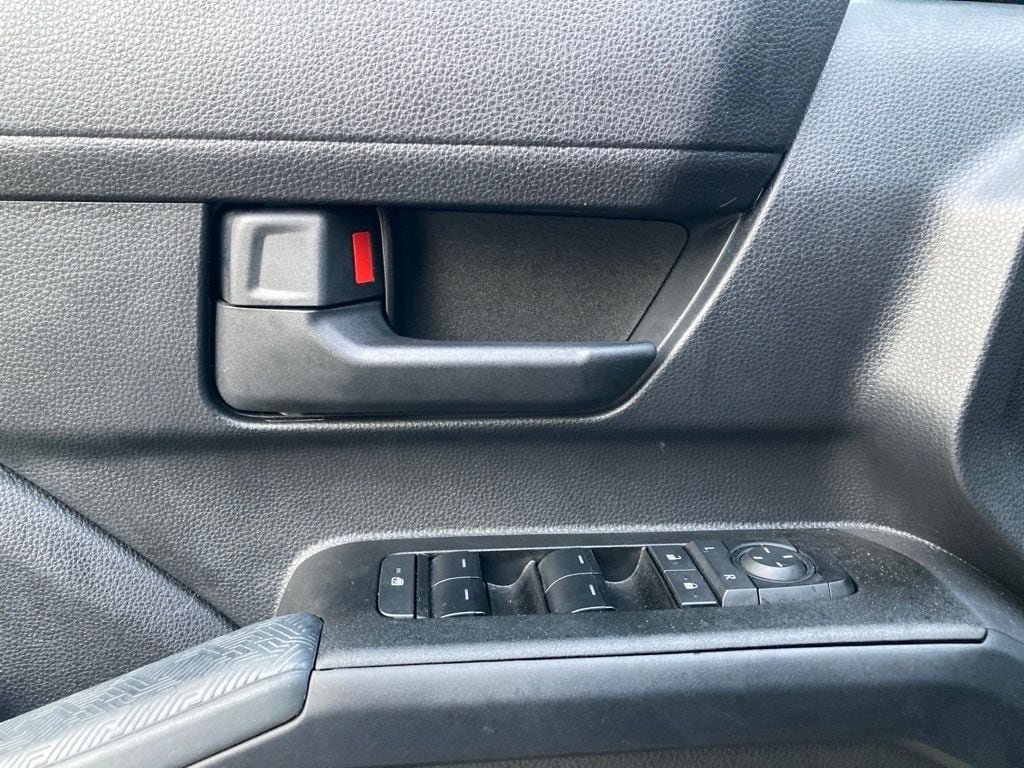 Certified 2025 Toyota 4Runner SR5 AWD/4WD image 12