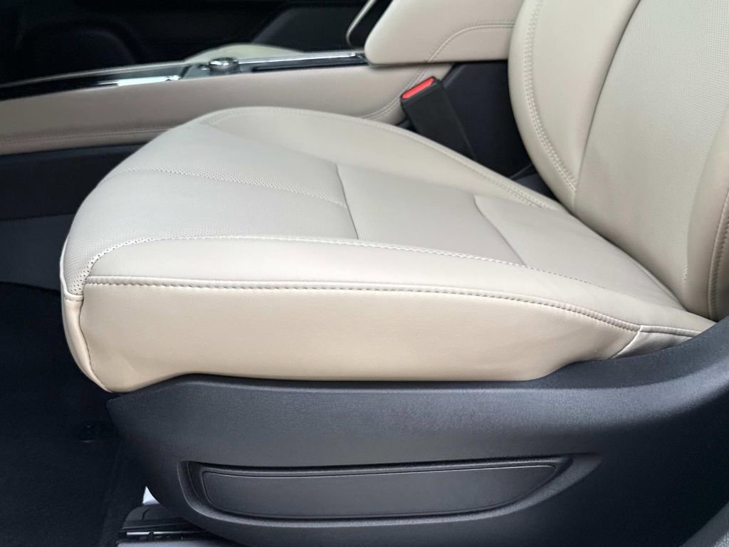 New 2025 Lincoln Corsair FWD w/ Equipment Group 101A image 20