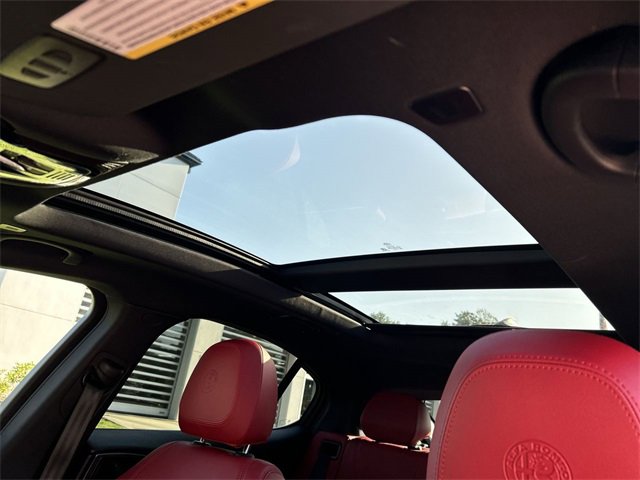 Used 2024 Alfa Romeo Stelvio Veloce image 24