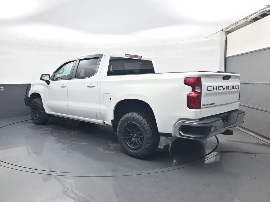 Used 2021 Chevrolet Silverado 1500 LT image 3