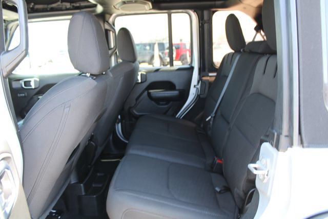 Used 2023 Jeep Wrangler Unlimited AWD/4WD image 35