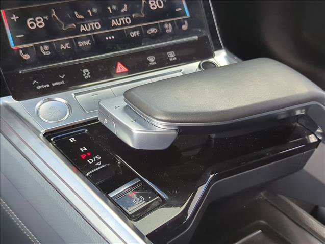 Used 2020 Audi e-tron Prestige image 11