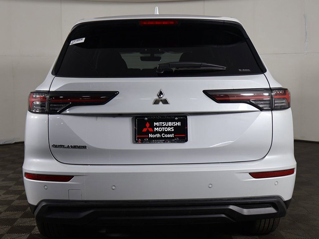 New 2026 Mitsubishi Outlander ES AWD/4WD image 13