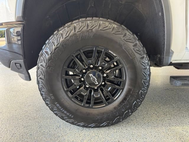 Used 2024 Chevrolet Silverado 2500 ZR2 w/ Technology Package AWD/4WD image 28