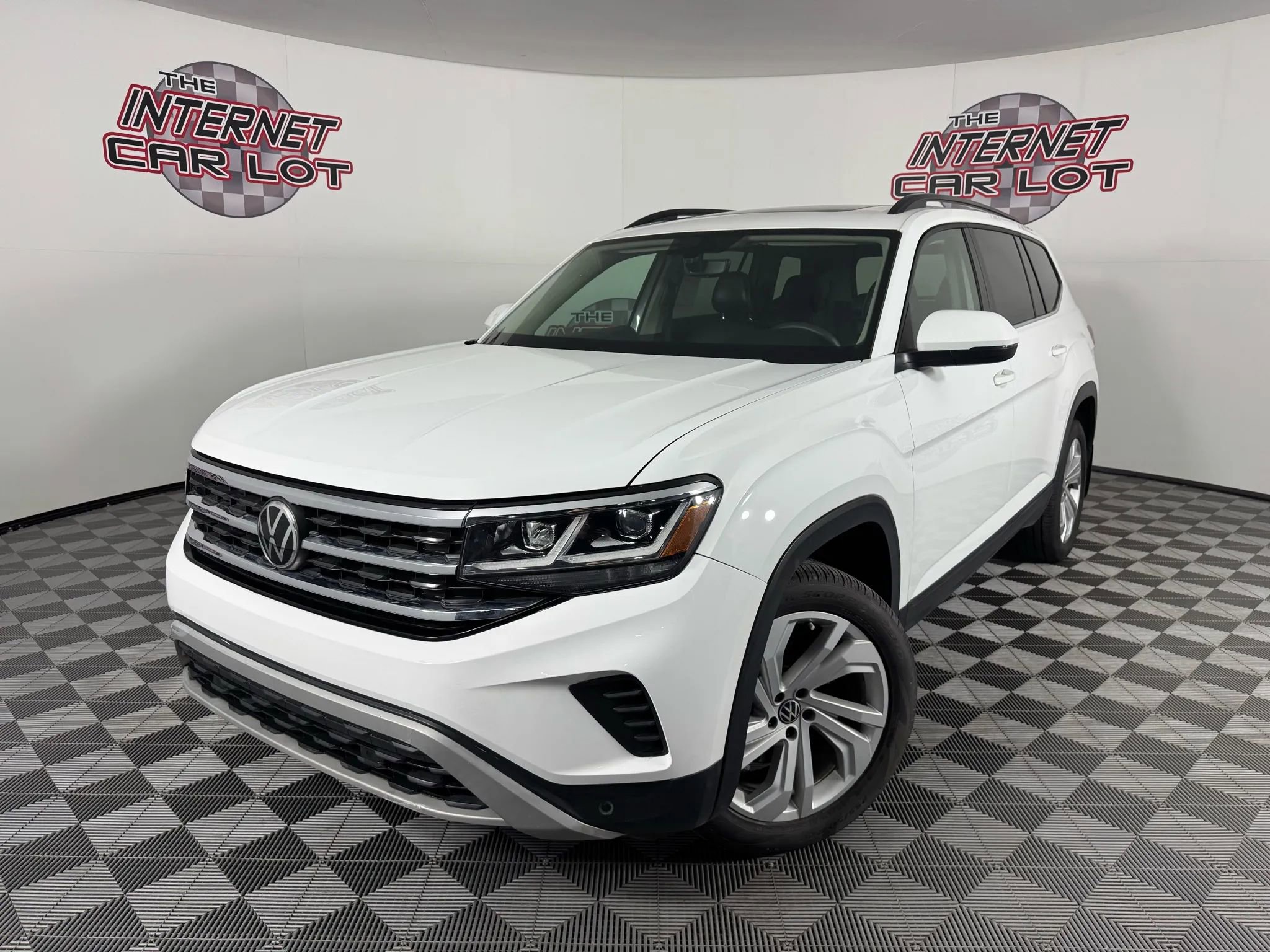 Used 2021 Volkswagen Atlas SE image 1