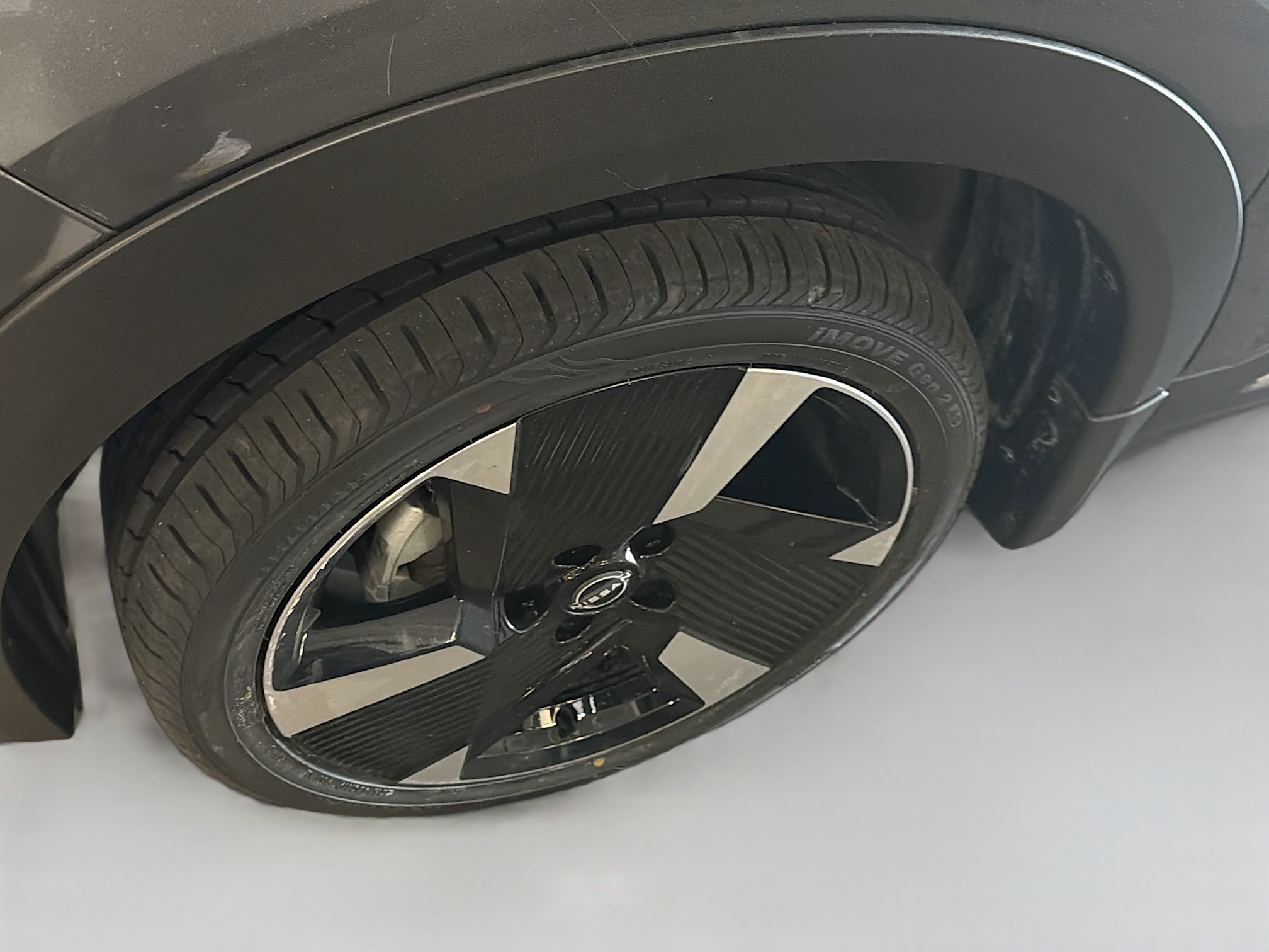 Used 2025 Nissan Kicks SR AWD/4WD image 11