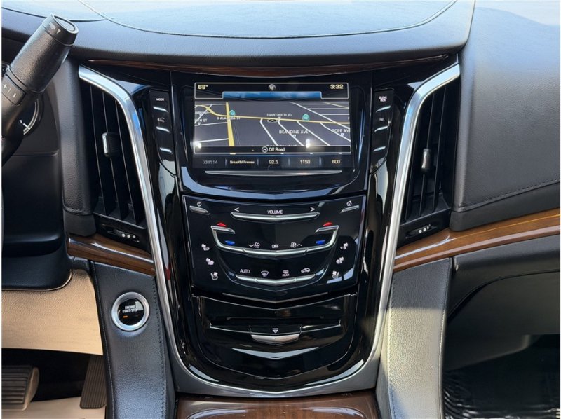 Used 2017 Cadillac Escalade Premium Luxury RWD image 43
