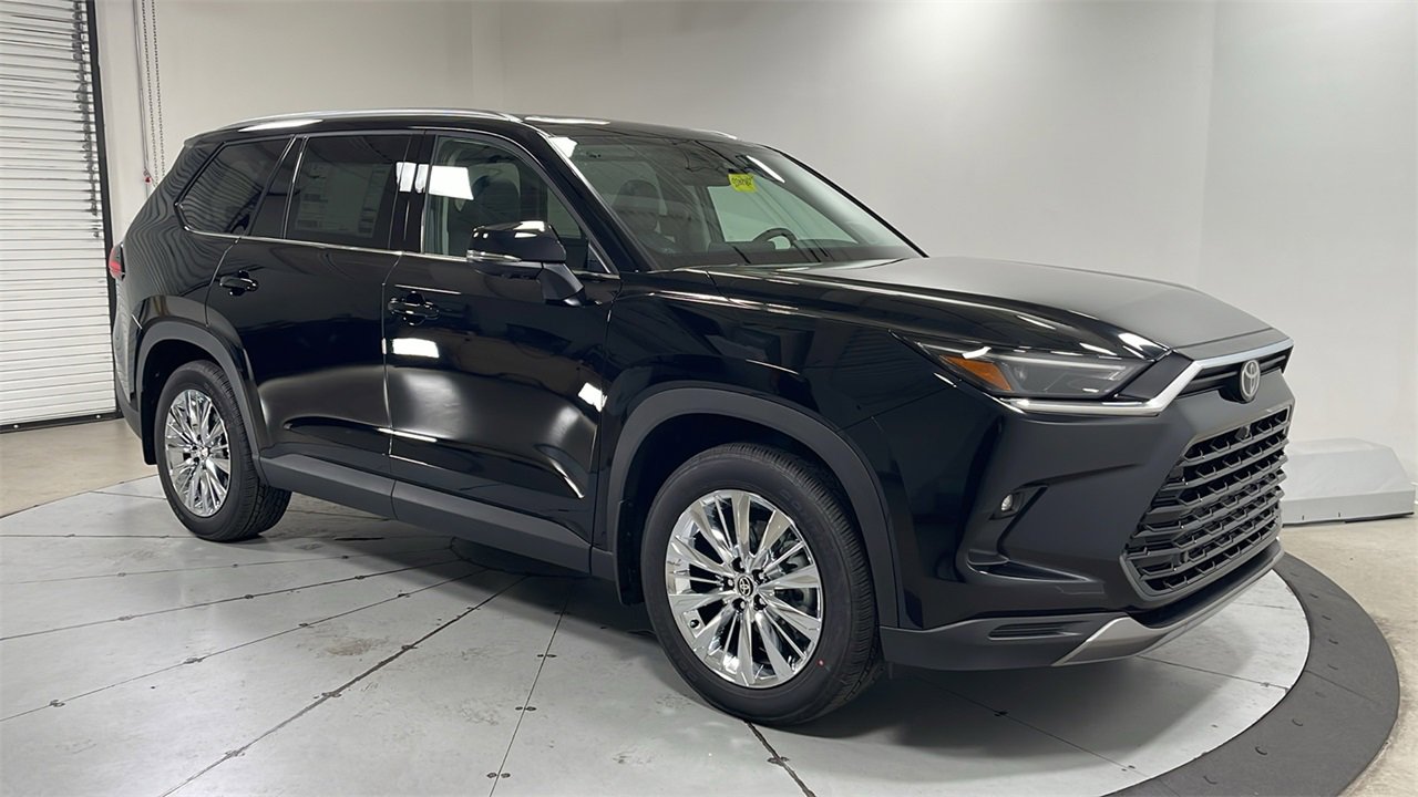 New 2025 Toyota Grand Highlander AWD image 3