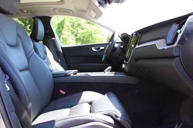 Certified 2023 Volvo XC60 B5 Ultimate AWD/4WD image 17