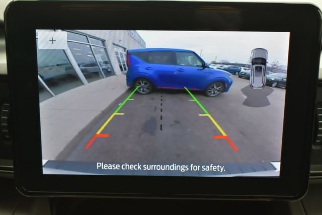 Used 2023 Ford Explorer XLT image 25