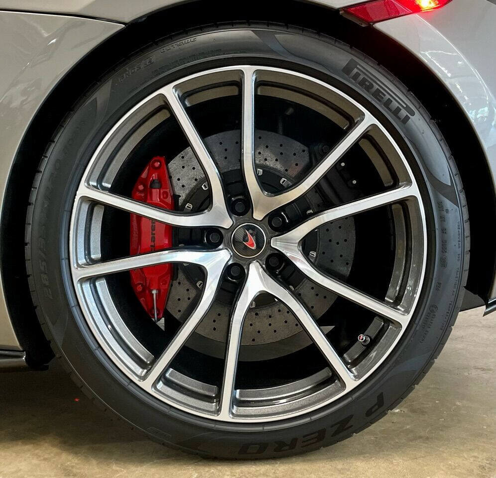 Used 2017 McLaren 570S RWD image 70