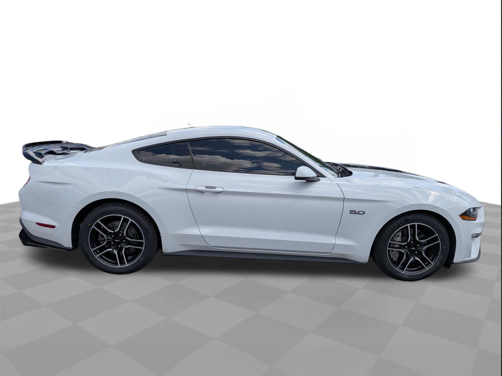 Used 2022 Ford Mustang GT Premium w/ Equipment Group 401A RWD image 3