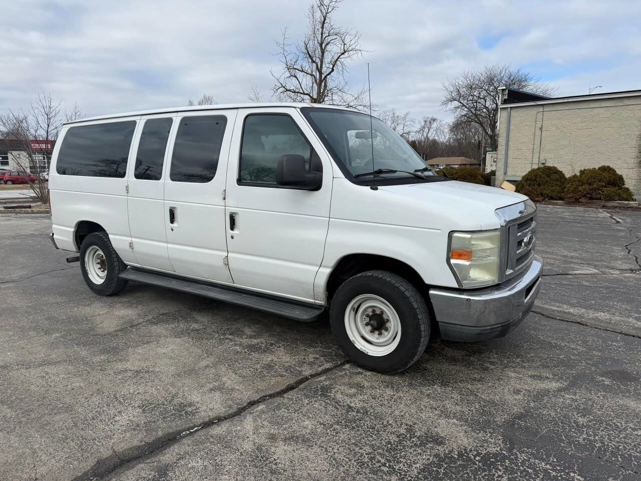 Used 2010 Ford E-150 and Econoline 150 Wagon image 23