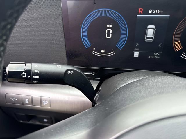 Used 2025 Hyundai Kona SEL AWD/4WD image 34