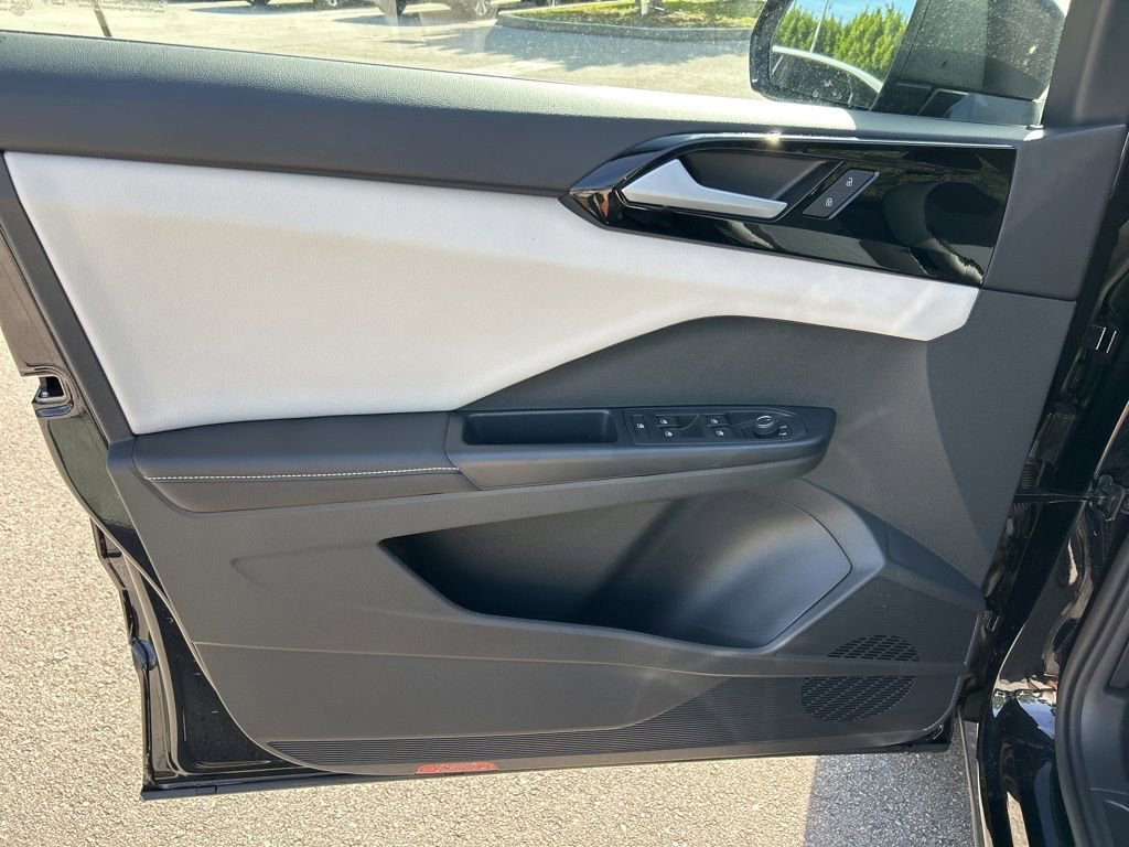 New 2026 Volkswagen Taos S image 16