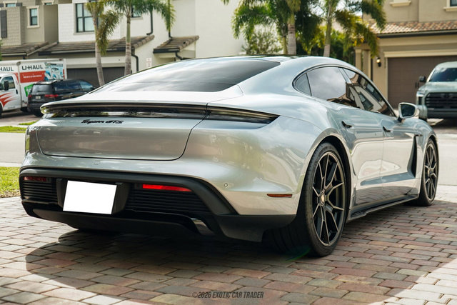 Used 2024 Porsche Taycan GTS image 8