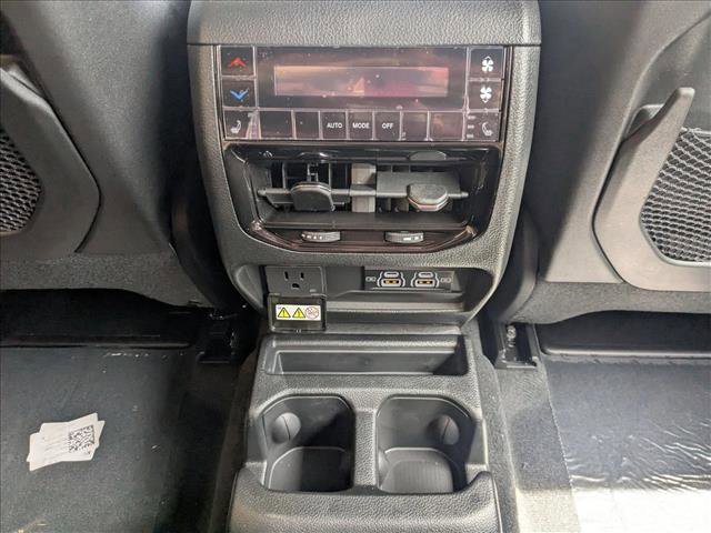 New 2025 Jeep Grand Cherokee L Limited w/ Black Appearance Package image 17