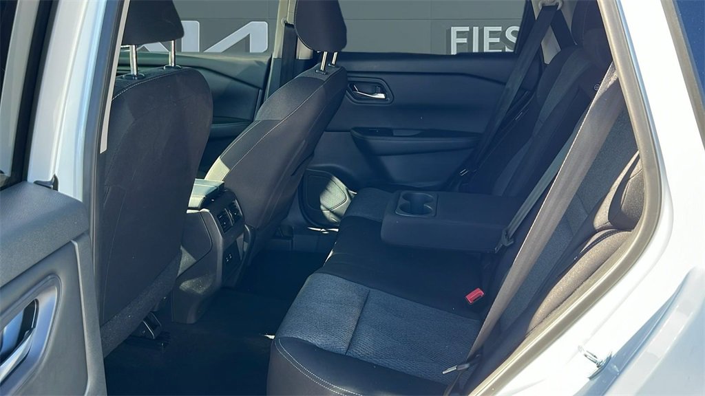 Used 2024 Nissan Rogue SV image 5