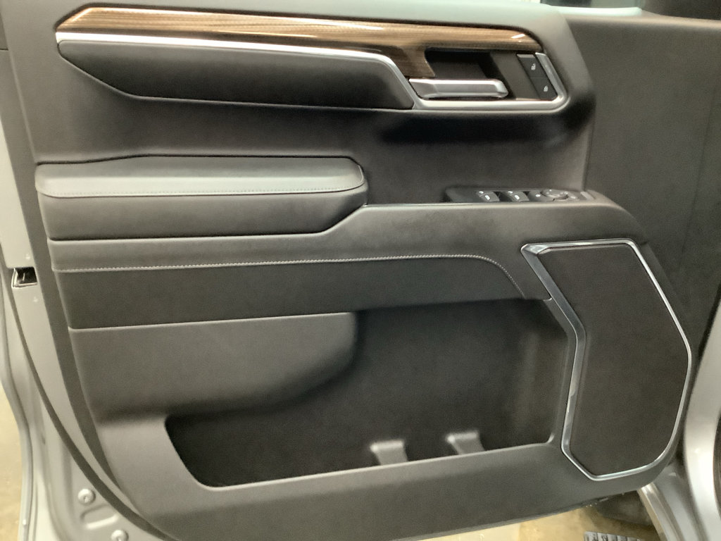 Used 2024 Chevrolet Silverado 1500 RST w/ Max Trailering Package AWD/4WD image 11