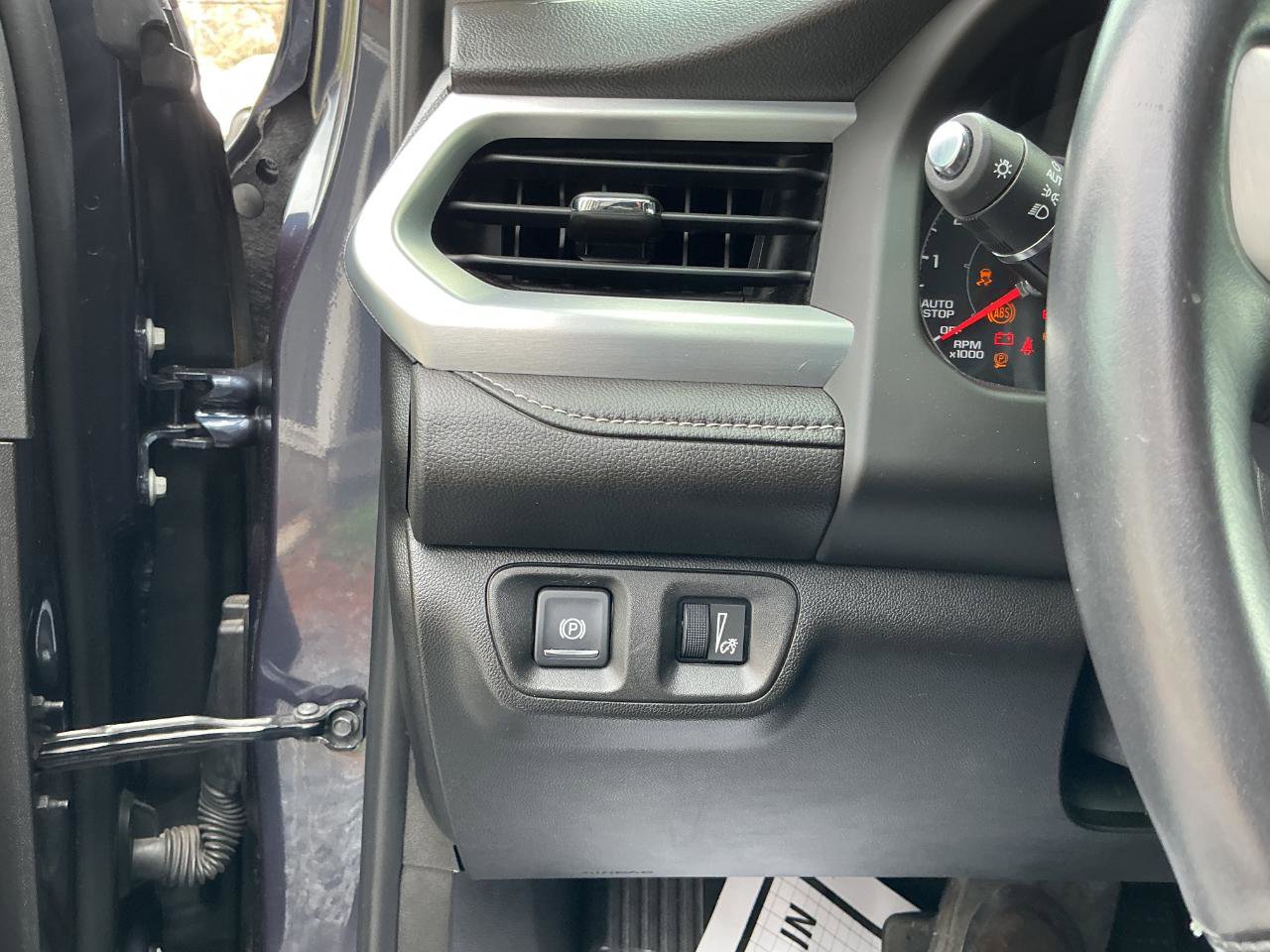 Used 2019 GMC Acadia SLE image 11