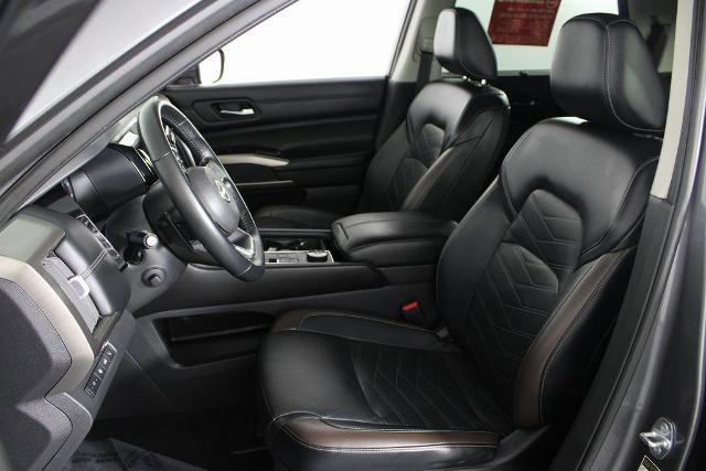 Certified 2023 Nissan Pathfinder Platinum image 15