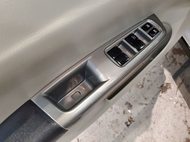 Used 2010 Subaru Impreza 2.5i Premium AWD/4WD image 12