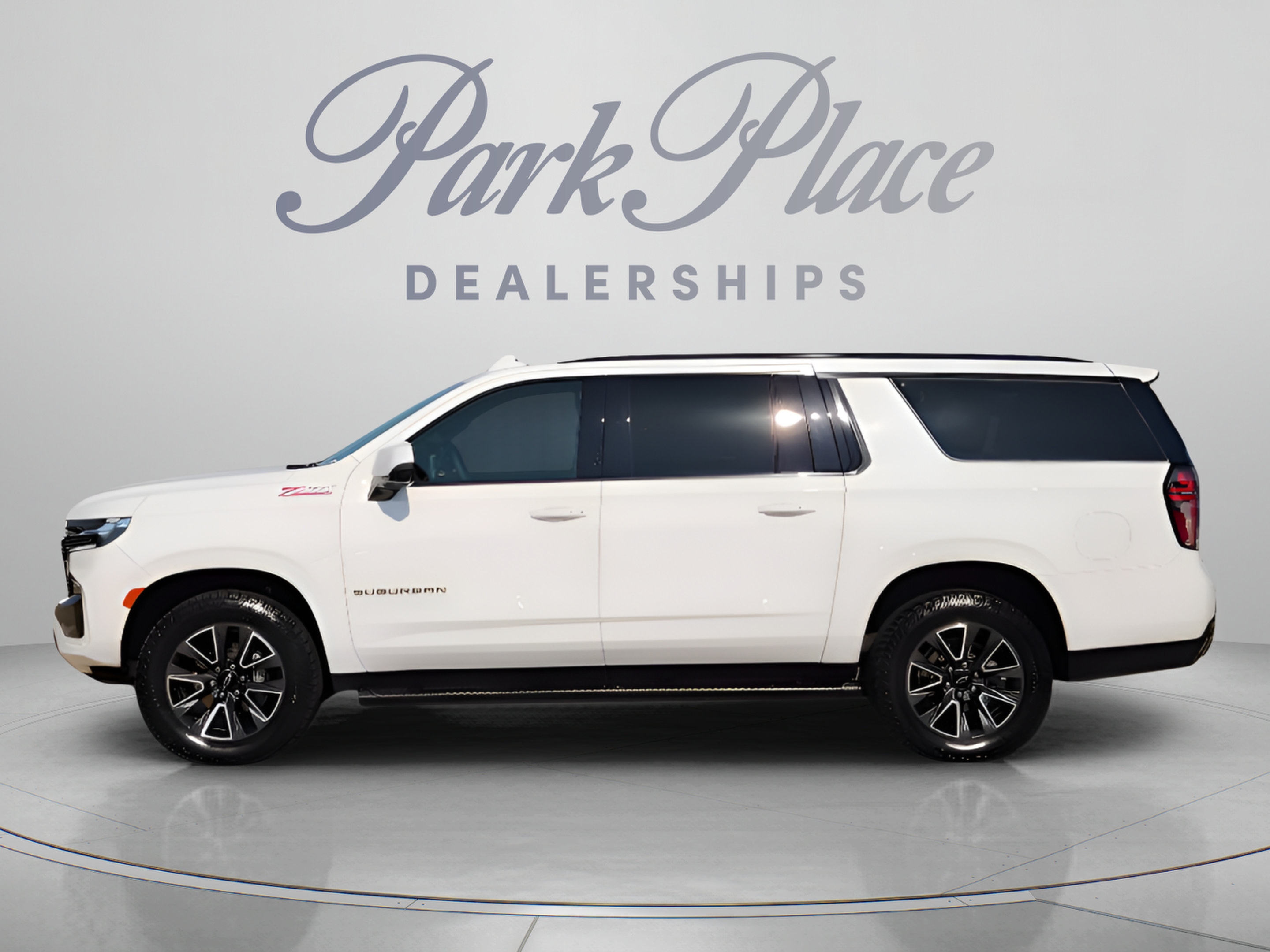 Used 2023 Chevrolet Suburban Z71 w/ Luxury Package AWD/4WD image 2