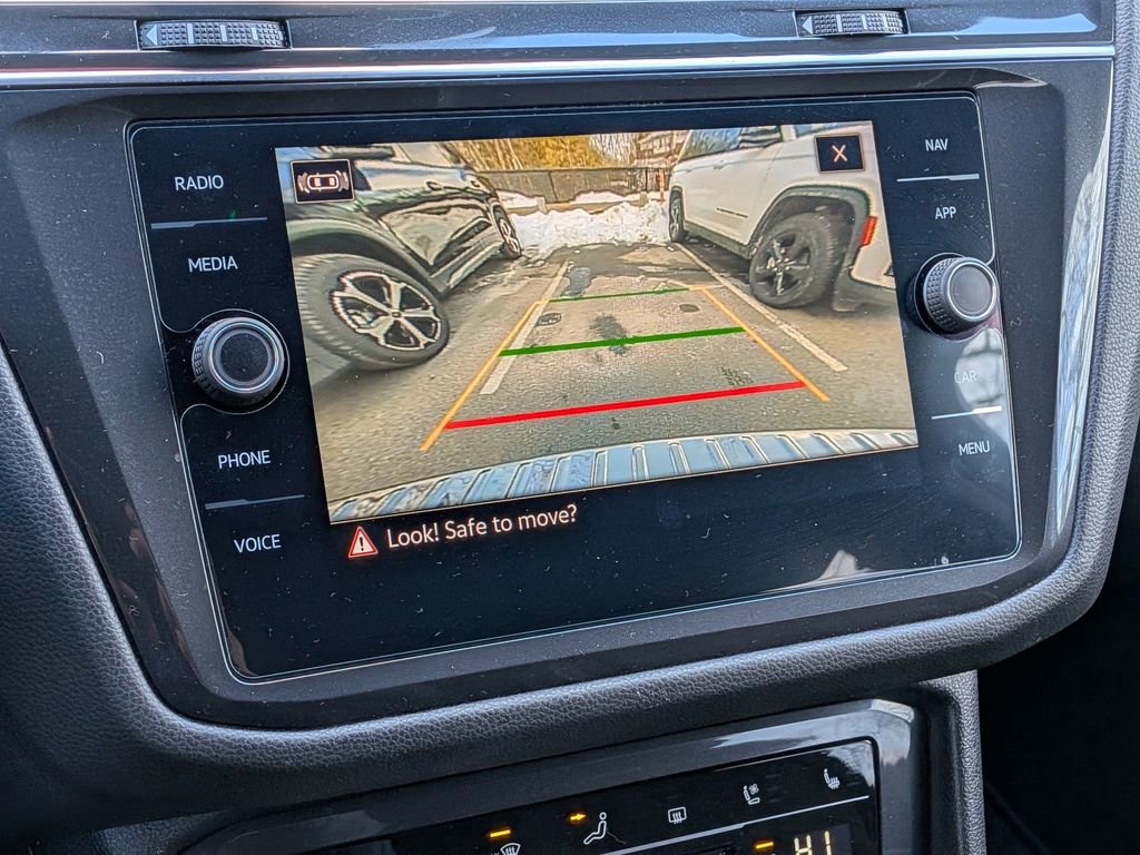 Used 2022 Volkswagen Tiguan SEL R-Line image 26