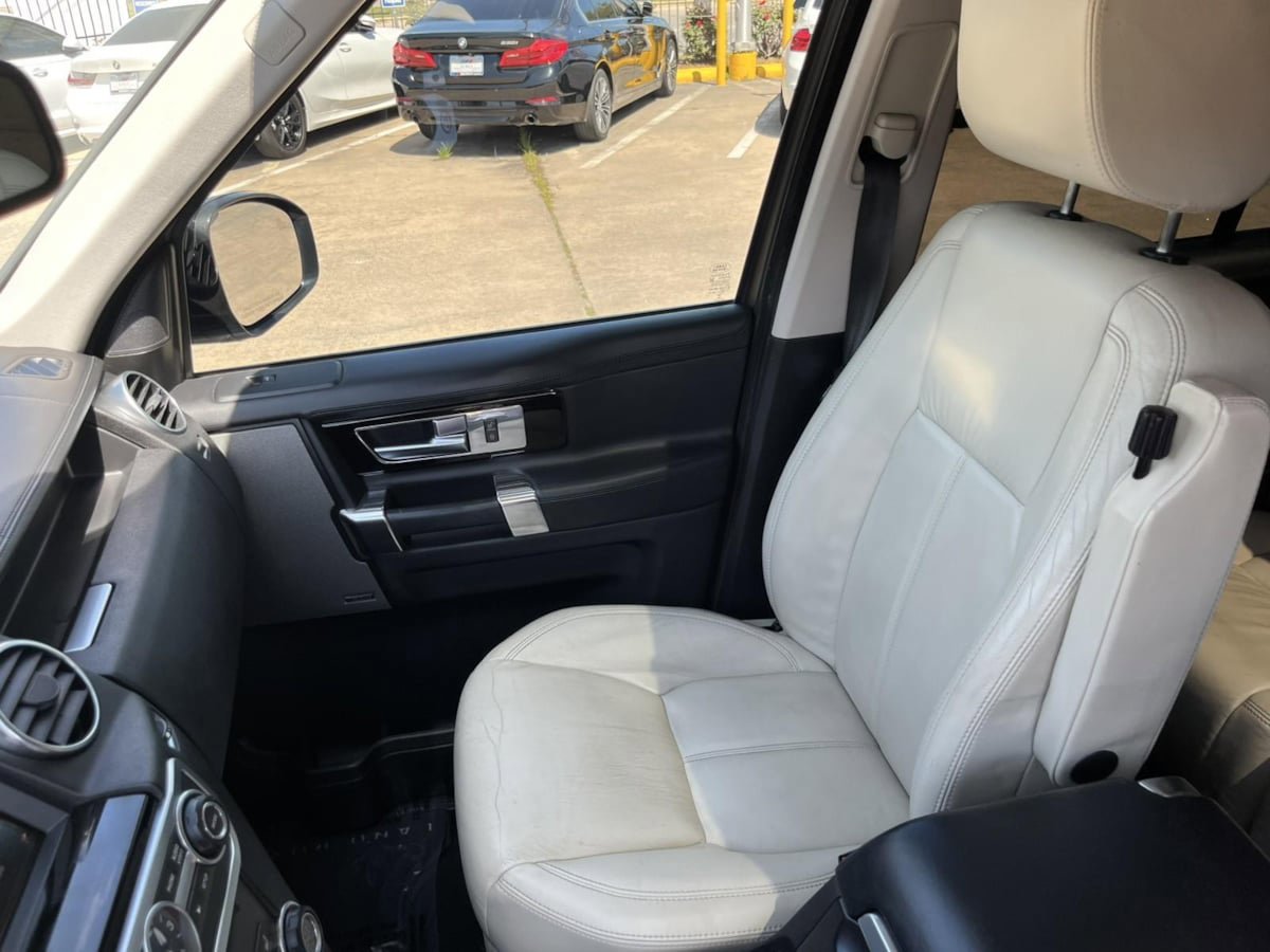 Used 2015 Land Rover LR4 HSE LUX AWD/4WD image 16