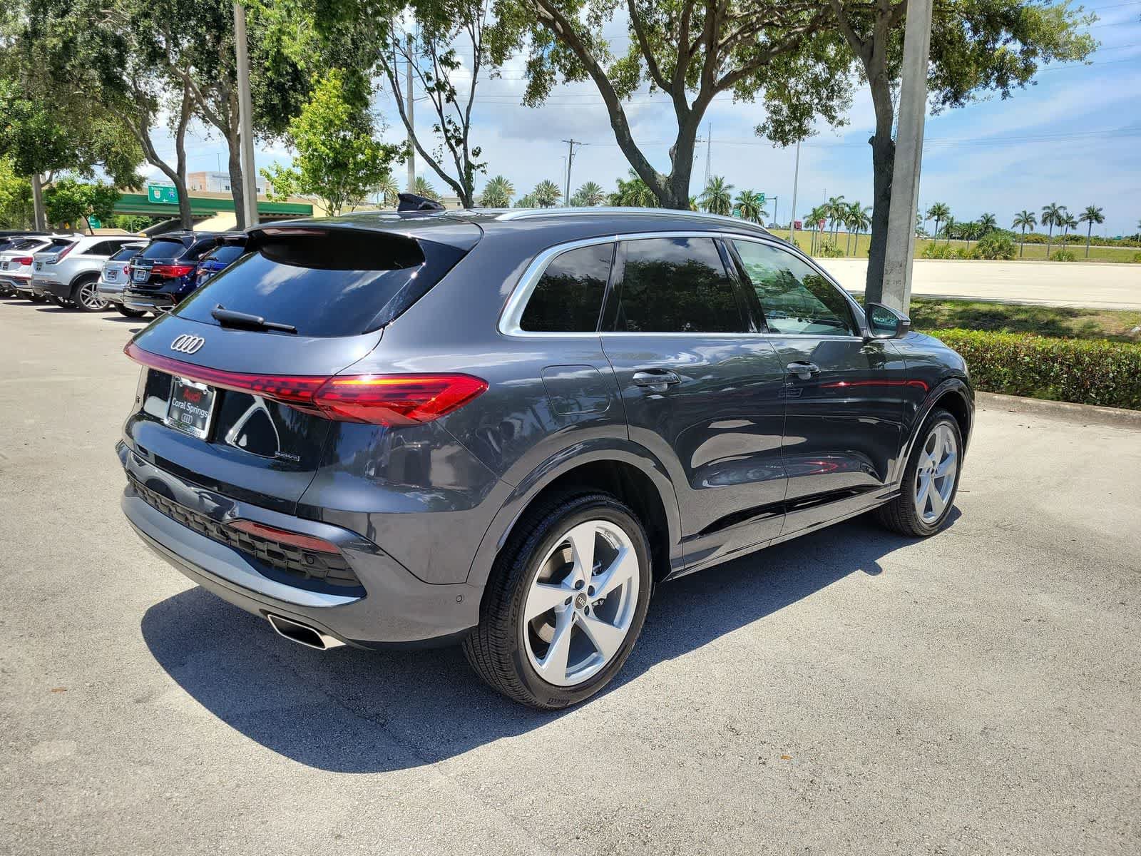 Used 2025 Audi Q5 Premium Plus w/ Premium Plus AWD/4WD image 8