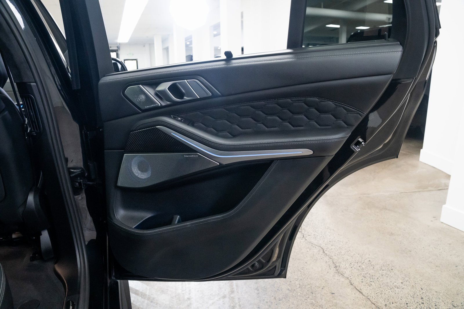 Used 2025 BMW X5 M Competition image 23