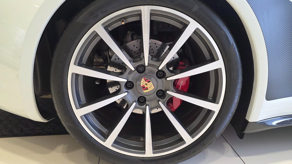 Used 2014 Porsche 911 Targa 4S image 11