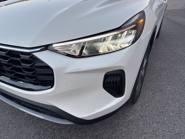 New 2025 Ford Escape ST-Line w/ Equipment Group 301A image 9