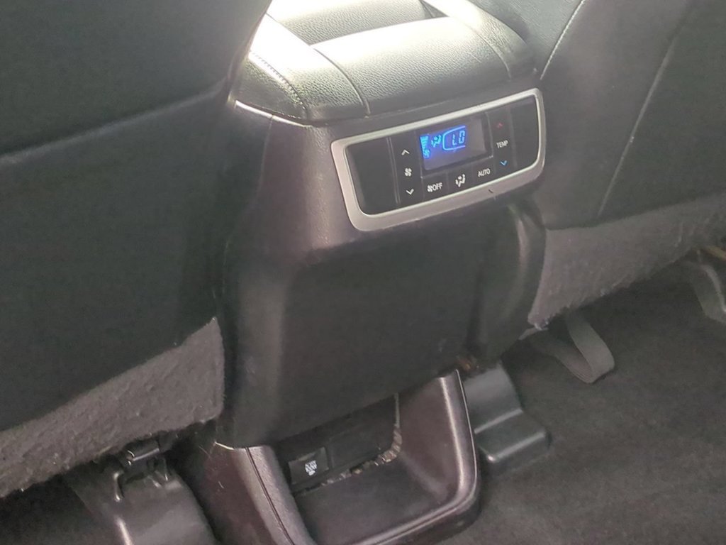 Used 2014 Toyota Highlander Limited AWD/4WD image 26