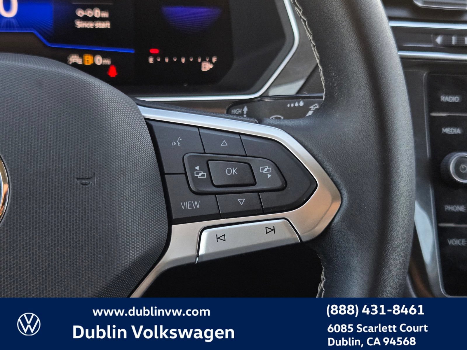 Certified 2023 Volkswagen Tiguan SE FWD image 19