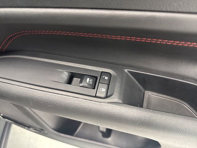 Used 2025 Jeep Compass Trailhawk AWD/4WD image 25