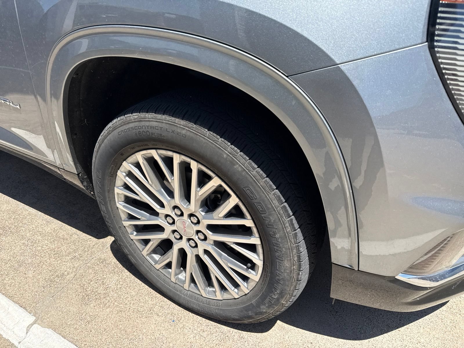 Used 2024 GMC Acadia Denali FWD image 5