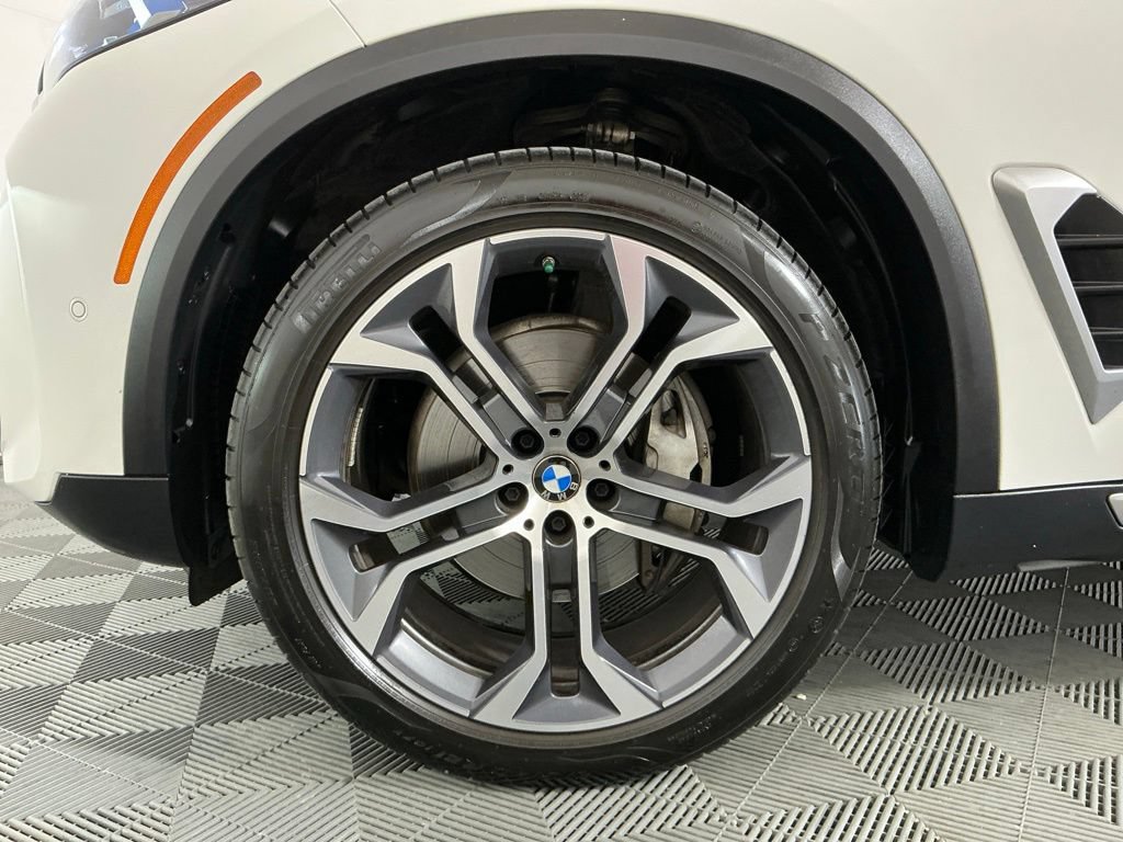 Used 2025 BMW X5 xDrive40i w/ Climate Comfort Package AWD/4WD image 34