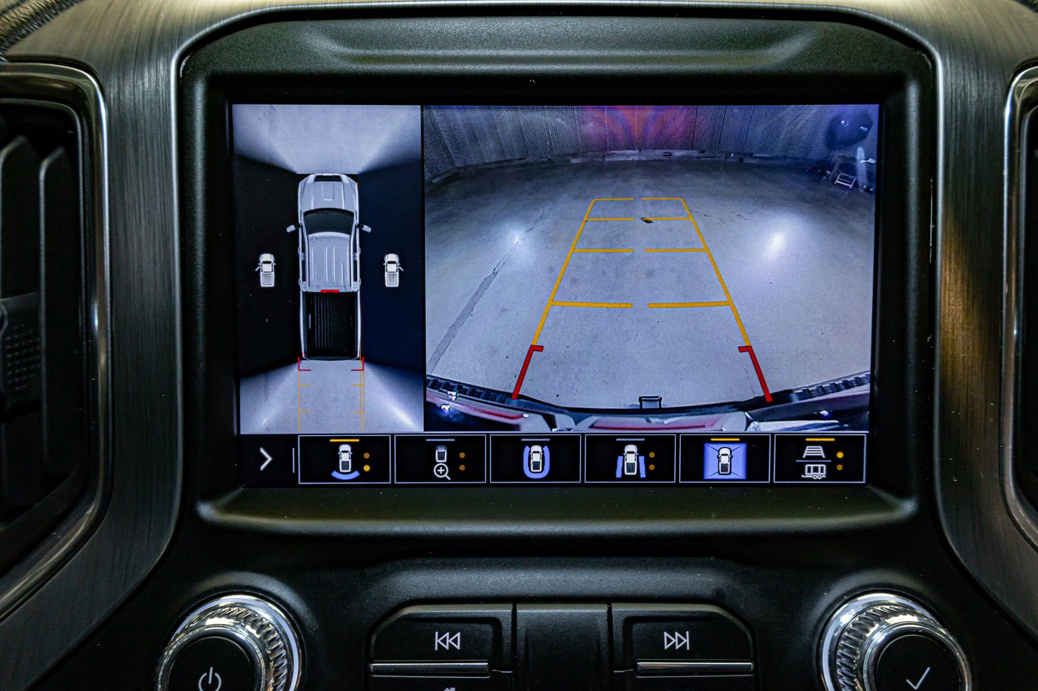 Used 2022 GMC Sierra 2500 Denali w/ Denali Black Diamond Edition image 18