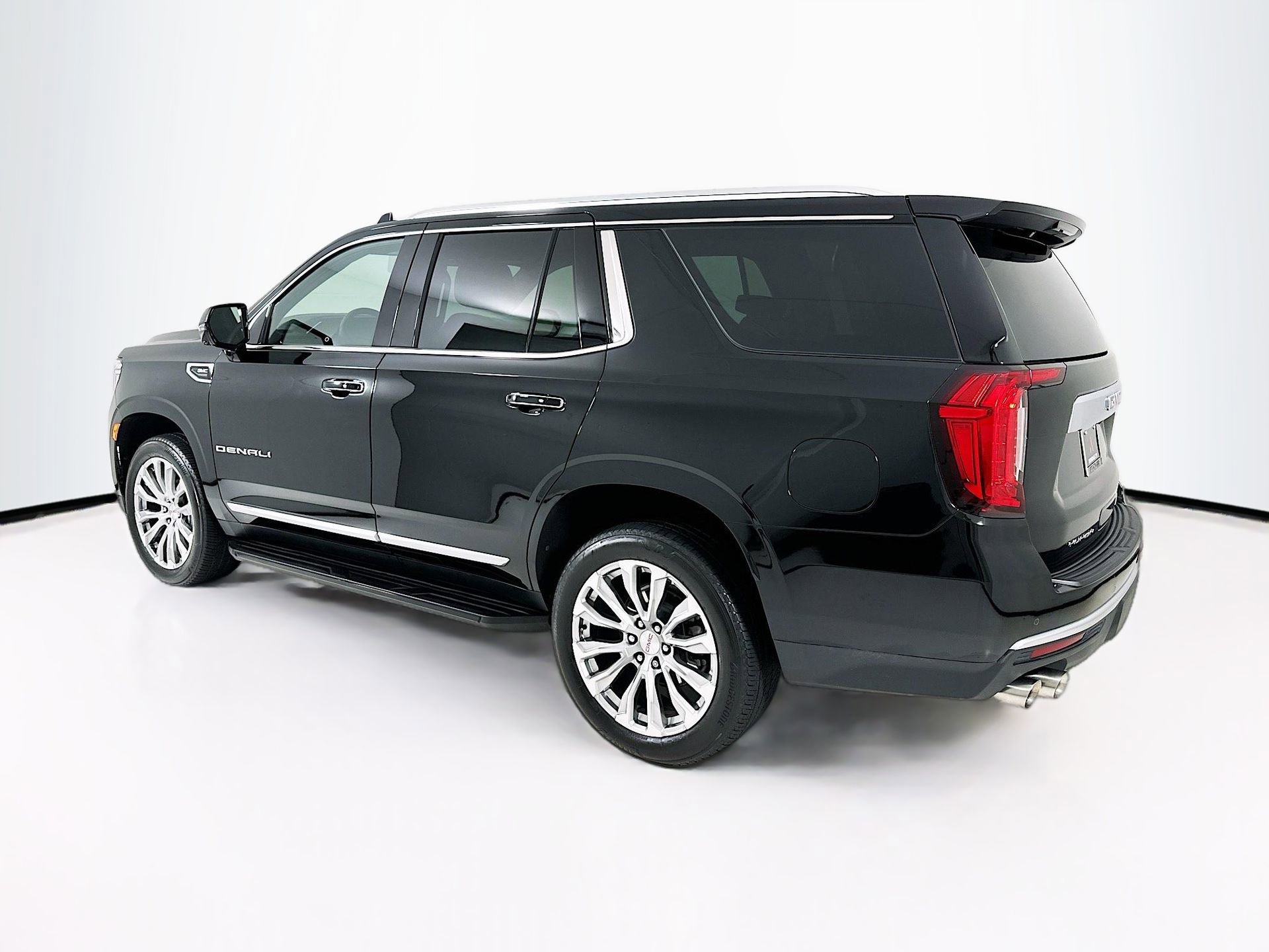 Used 2023 GMC Yukon Denali w/ LPO, Floor Liner Package image 6