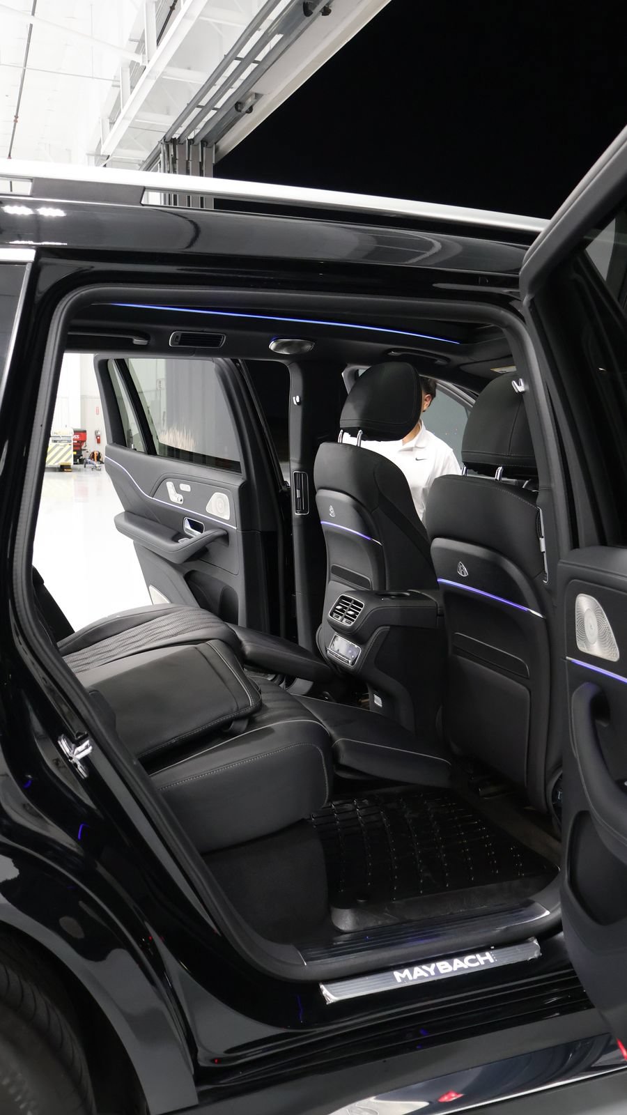 Used 2025 Mercedes-Benz Maybach GLS 600 4MATIC image 9